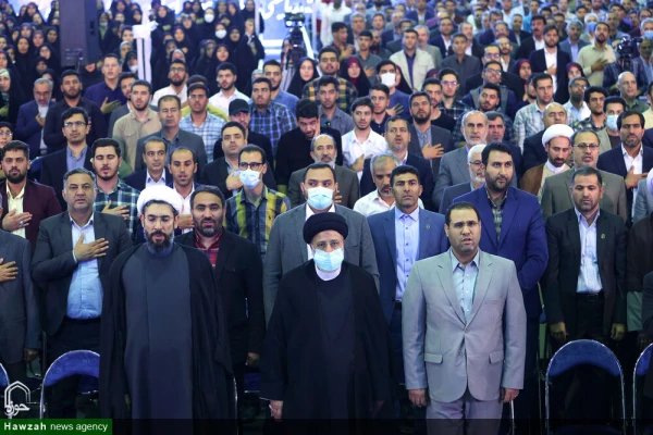 
دانشگاه فرهنگیان کانون تحول در آموزش و پرورش است

