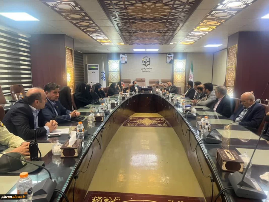 
آیین تکریم و معارفه سرپرست جدید پردیس زینبیه
 2