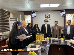 
آیین تکریم و معارفه سرپرست جدید پردیس زینبیه
 4