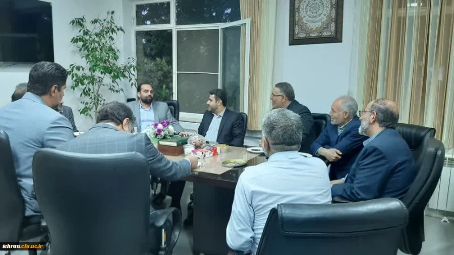 دیدار سرپرست مدیریت امور پردیس های استان تهران با اعضای شورای شهر تهران و شهردار منطقه چهار تهران 5