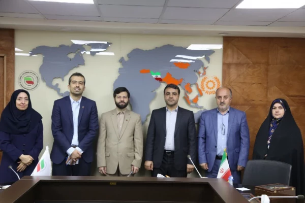 نشست علمی سرپرست مدیریت امور پردیس های استان تهران با دکتر پیشوائی، رئیس سازمان ملی بهره وری ایران 3