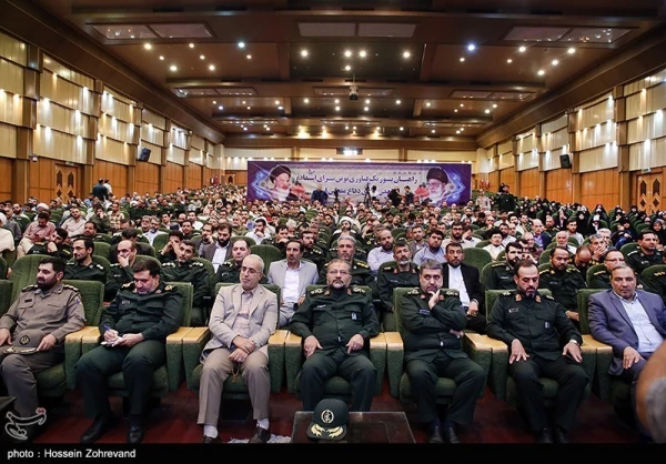 در همایش کشوری تجلیل از متصدیان و راهیان نور، تحت عنوان «تجلی اخلاص» از دکتر اسماعیل اولی، مدیریت امور پردیس های استان تهران  دانشگاه فرهنگیان  تقدیر شد. 3