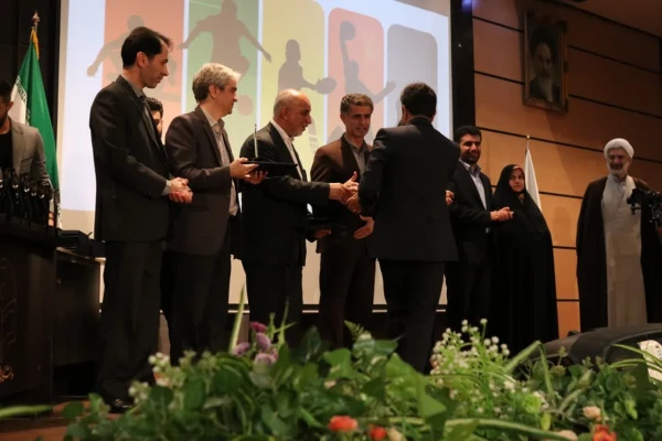 آیین تجلیل از مدال آوران و قهرمانان دانشجومعلم استان تهران در المپیادهای ورزشی روز سوم آبان ۱۴۰۲ 3