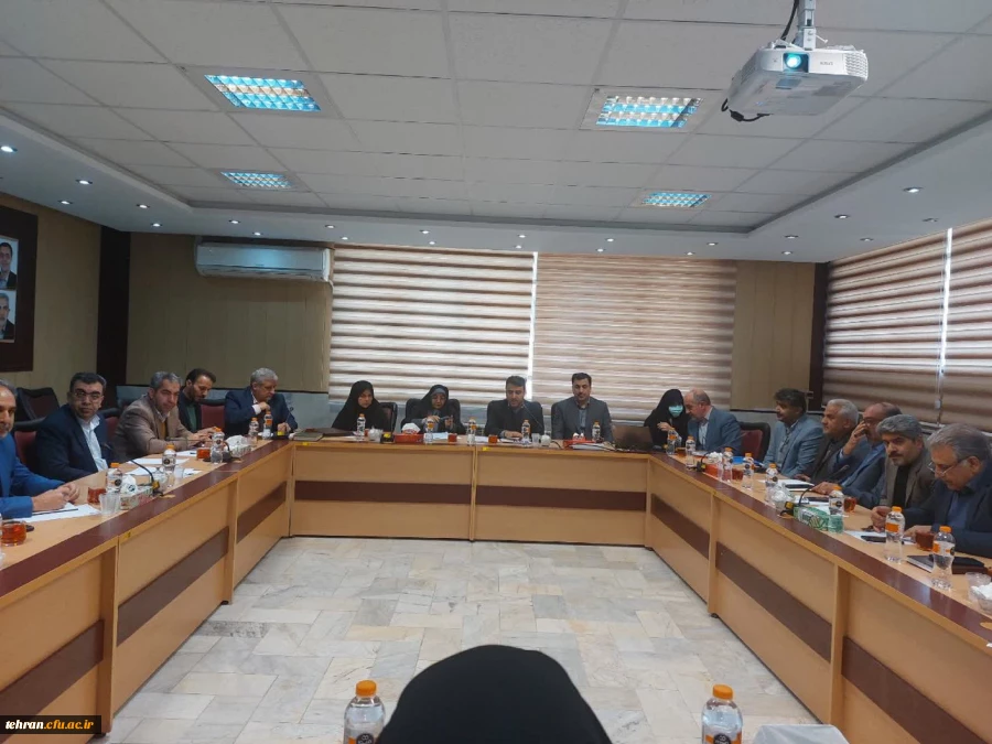 نشست توجیهی مدیرکل منابع انسانی با سرپرستان پردیس ها ومراکز آموزشی استان تهران