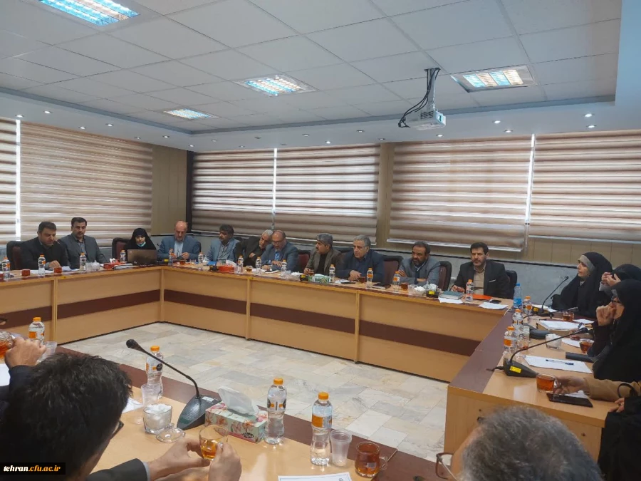 برگزاری کارگاه آموزشی"تفکرسیستمی وحل مسئله"ویژه سرپرستان پردیس ها ومراکزآموزشی استان تهران 2