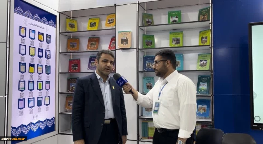 حضور دکتر اولی در حاشیه سی و پنجمین نمایشگاه بین المللی کتاب تهران 2