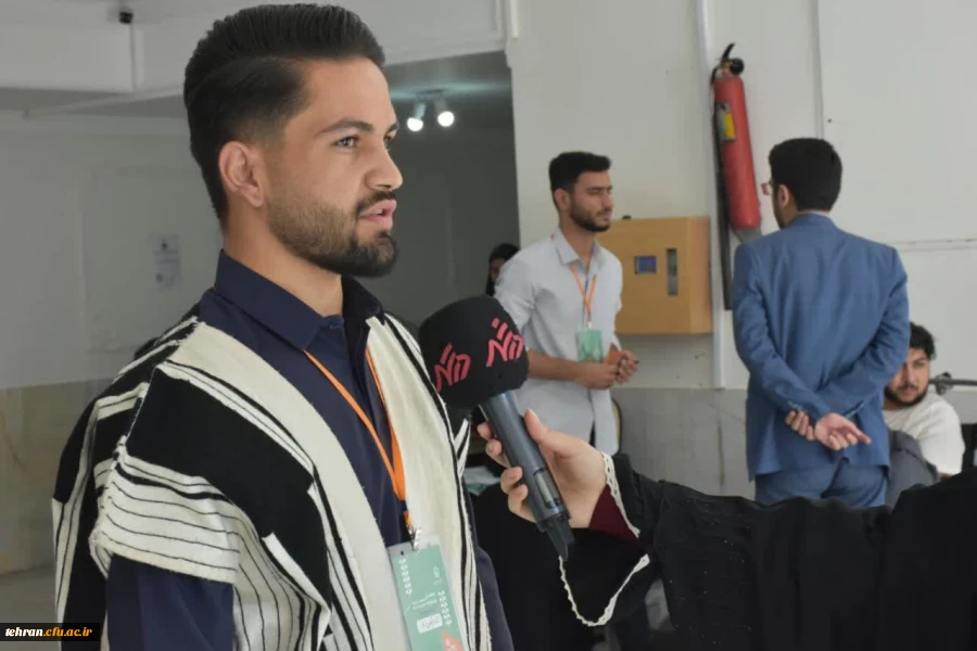 گفتگوی دانشجو معلم محمد مرتضوی نیا؛ شرکت کننده در رشته آموزش ابتدایی یازدهمین جشنواره تخصصی تدریس برتر در مرحله کشوری از استان چهارمحال و بختیاری با عوامل برنامه درشهر شبکه تهران سیما