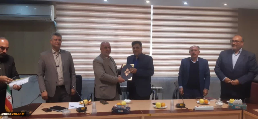 تجلیل از خدمات و تجارب دکتر یزدانی در معاونت توسعه منابع و امور دانشجویان 2