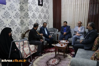 به مناسبت سالروز شهید مصطفی یوسفی در مرکزآموزش عالی شهید بهشتی تهران صورت گرفت:

حضور دکتر علی محمدی در منزل شهید و دیدار با خانواده ایشان