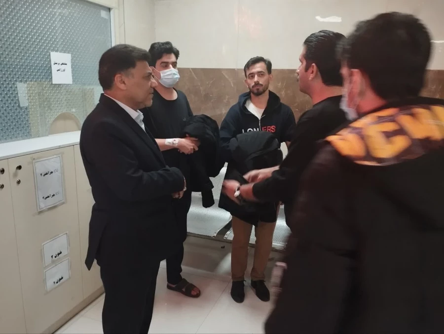 در حال حاضر حال عمومی تمامی دانشجویان مساعد است

 4