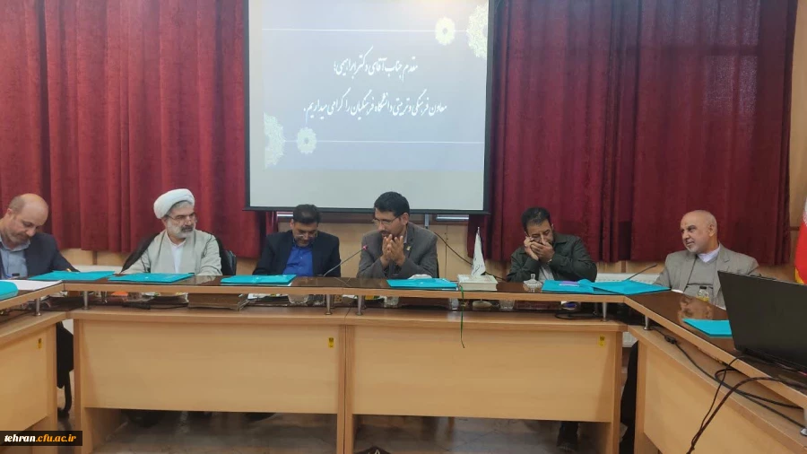 باز تعریف شرح وظایف ادارات معاونت فرهنگی، با هدف گسترش جذب دانشجومعلمان در فعالیت های فرهنگی از او.لویت های این معاونت در دوره جدید است

 2