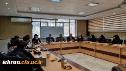 همه بخش های دانشگاه فرهنگیان خادم شهدا هستند

 2