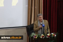 از هنر معلمی و هنر نمایش می گوید
 2