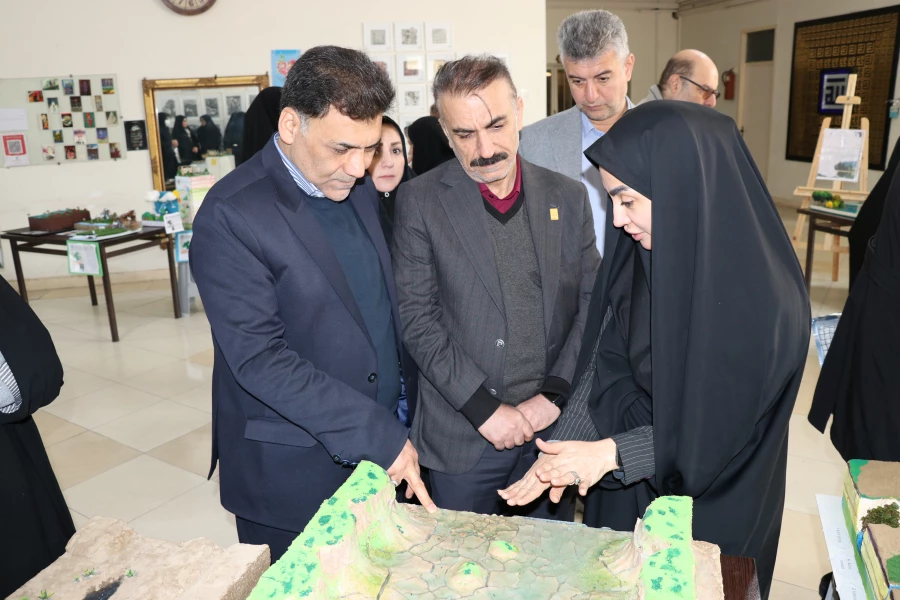 نمایشگاه دست سازه های بوم شناسی و زمین شناسی 3