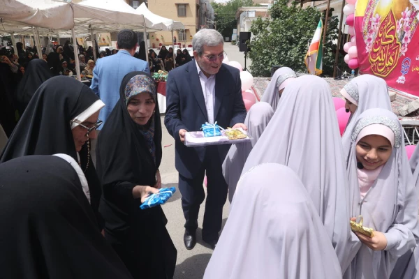 معلمان تراز و اساس تحول جامعه هستند 5