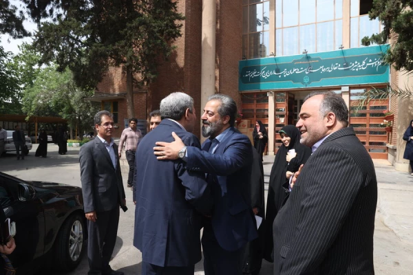 معلمان تراز و اساس تحول جامعه هستند 9