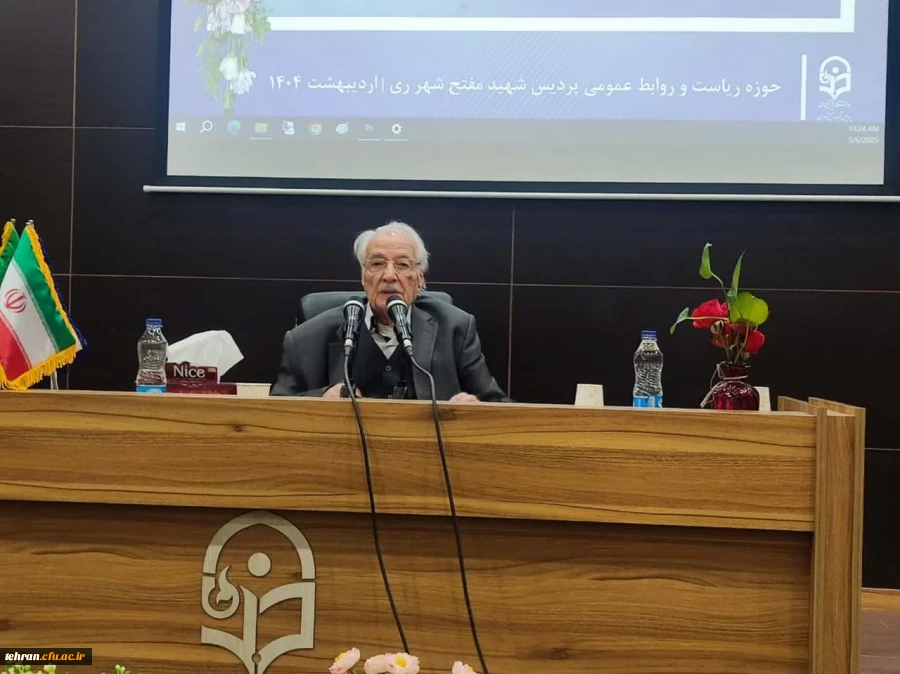 آیین گرامیداشت هفته معلم با حضوردکتر حسن پاشا شریفی؛ 4