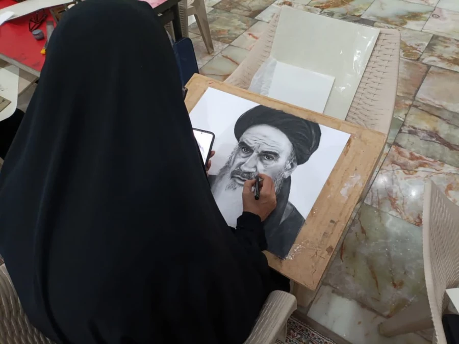 
یادگار امام خمینی: امروز پرچم عزت کشور را مقام معظم رهبری در دست گرفته است 7