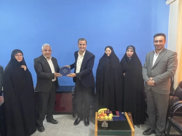 خانم دکتر یدالله زاده سرپرست مرکز عترت واوان شد.   2