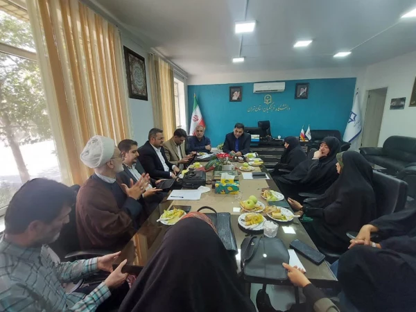 نشست صمیمی اعضای گروه الهیات با رئیس دانشگاه فرهنگیان تهران 