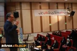 بازدید دکتر فتحی ریاست دانشکده علوم انسانی از کلاس های کارشناسی ارشد و مهارت آموزان و تبریک سالروز ولادت حضرت زهرا (س) 
 2