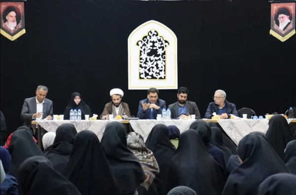 نشست صمیمی دانشجویی به  مناسبت روز دانشجو در دانشکده شهید شرافت

 4