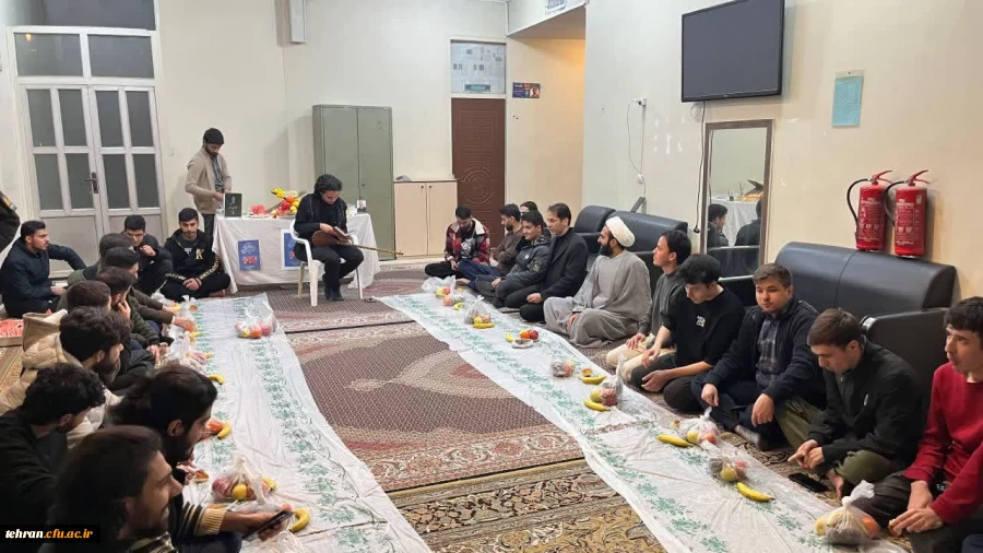 مراسم شب یلدا در سرای دانشجویی مرکز آموزش عالی شهدای مکه، با حضور دانشجویان، حجت الاسلام شکری و دکتر رشیدی معاون هماهنگی مرکز شهدای مکه

 3