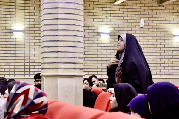 نشست «وفاق تشکل ها و انجمن ها»؛ گفت وگوی صریح دانشجویان و مسئولان دانشگاهی

 3