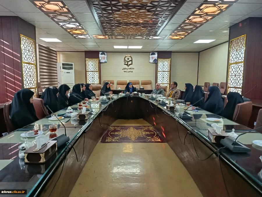 برگزاری جلسه شورای فرهنگی پردیس زینبیه

 3