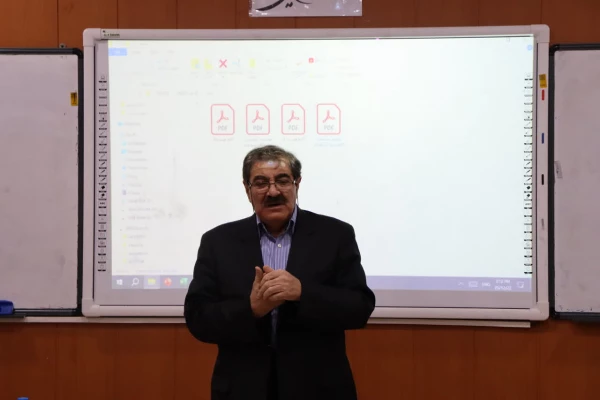 بررسی مسائل آموزش هندسه در هفته پژوهش

 2