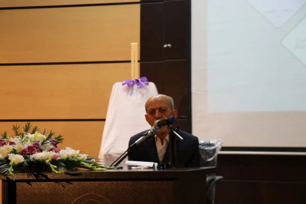 برگزاری همایش علمی «هفته پژوهش» و تقدیر از فعالان عرصه پژوهش در پردیس شهید چمران 
 3