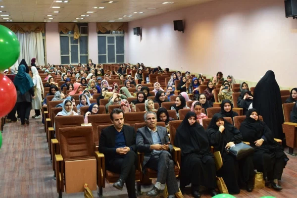 جشن شب یلدا در خوابگاه های باقرالعلوم و شهید شرافت

 7