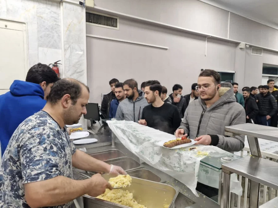 ویژه برنامه شب یلدا در خوابگاه های دانشجویی پردیس شهید چمران برگزار شد"
 5