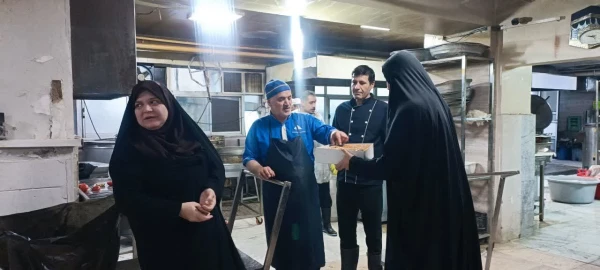 قدردانی به پاس همراهی صمیمانه کادر آشپزخانه دانشکده شهید شرافت

 2