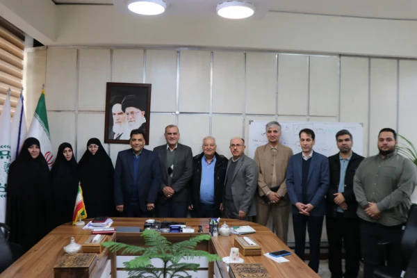 دکتریزدان پناه مشاور وزیر در سازمان دانش آموزی در کنار دانشگاه فرهنگیان برای تربیت معلم مهارتی هستیم.
 2