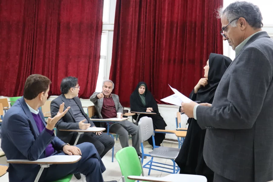 «انتخابات مدیران گروه های آموزشی در مرکز آموزش عالی شهید شرافت» 
 8