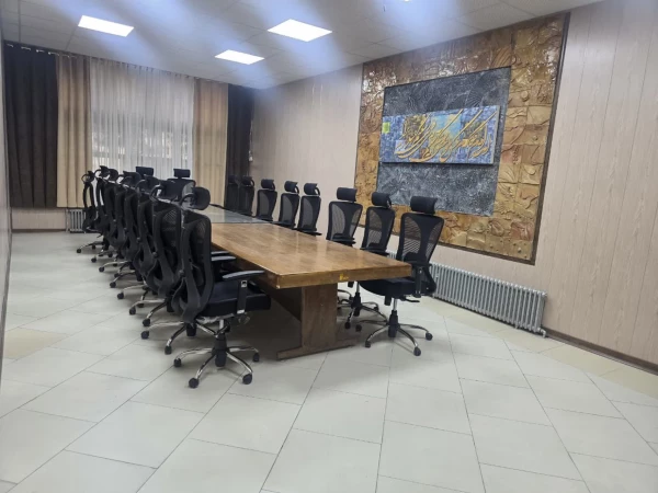 احداث و راه اندازی سالن جلسات گروه های آموزشی، دفاع پایان نامه و سمینار در دانشکده شهید شرافت

 4