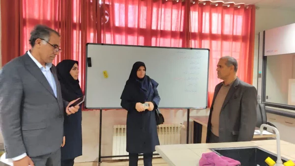 بازدید معاون پژوهش دانشگاه فرهنگیان استان تهران از آزمایشگاه ها و کارگاه های دانشکده شهید شرافت

 5