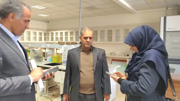 بازدید معاون پژوهش دانشگاه فرهنگیان استان تهران از آزمایشگاه ها و کارگاه های دانشکده شهید شرافت

 9