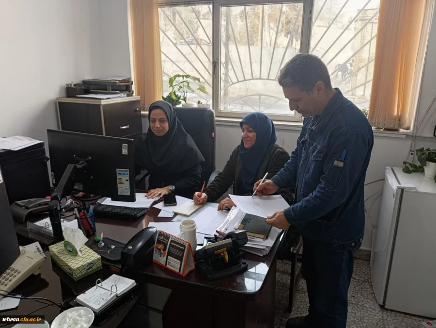 حضور تیم پشتیبانی ( آموزش، فناوری، حراست و خدمات )در ایام غیرحضوری و مجازی شدن امتحانات نیمسال اول ۱۴۰۴
 3