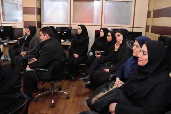 فضایی صمیمی و گرم در یک
 روز سرد زمستانی در شورای اداری
همکاران  دانشگاه فرهنگیان تهران 2