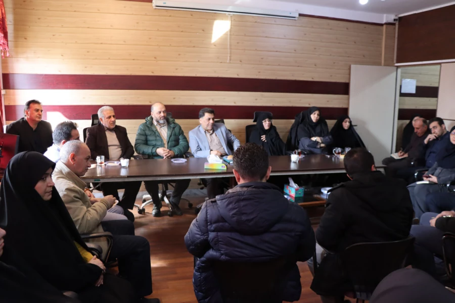 فضایی صمیمی و گرم در یک
 روز سرد زمستانی در شورای اداری
همکاران  دانشگاه فرهنگیان تهران 3