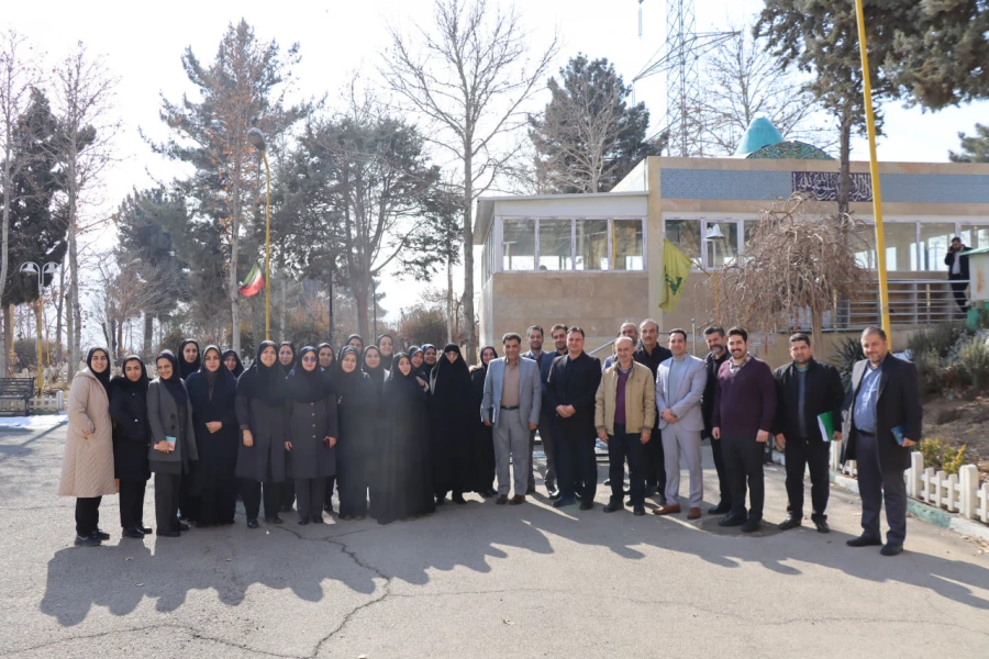 فضایی صمیمی و گرم در یک
 روز سرد زمستانی در شورای اداری
همکاران  دانشگاه فرهنگیان تهران 6