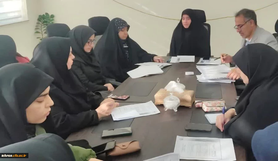 جلسه شورای سرپرستان در دانشکده شهید شرافت

 2