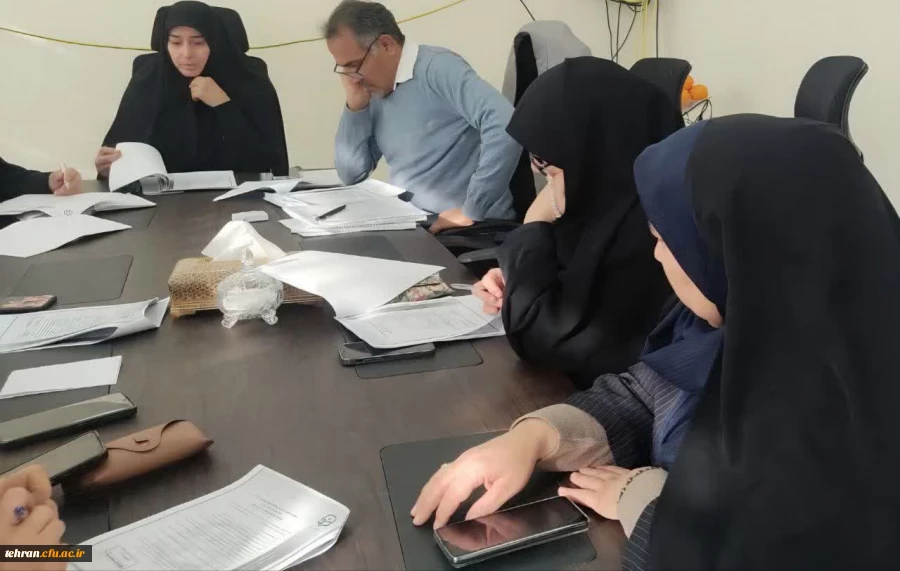 جلسه شورای سرپرستان در دانشکده شهید شرافت

 3