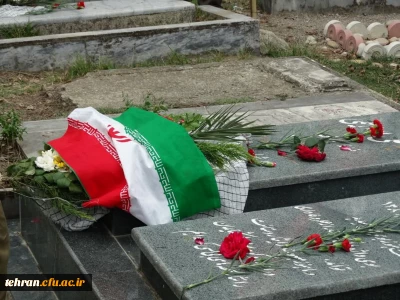 با شهدا عهد و پیمان مجدد می بندیم؛ 
