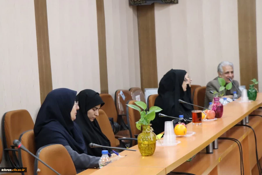 برگزاری دوره توانمندسازی آشنایی با تخلفات اداری برای مدیران دانشگاه فرهنگیان تهران در دانشکده ادبیات و زبان های خارجی شهید مفتح

 5