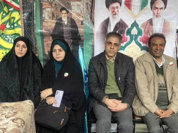  برپایی غرفه دانشگاه فرهنگیان به مناسبت یوم الله ۲۲ بهمن در خیابان انقلاب
 6