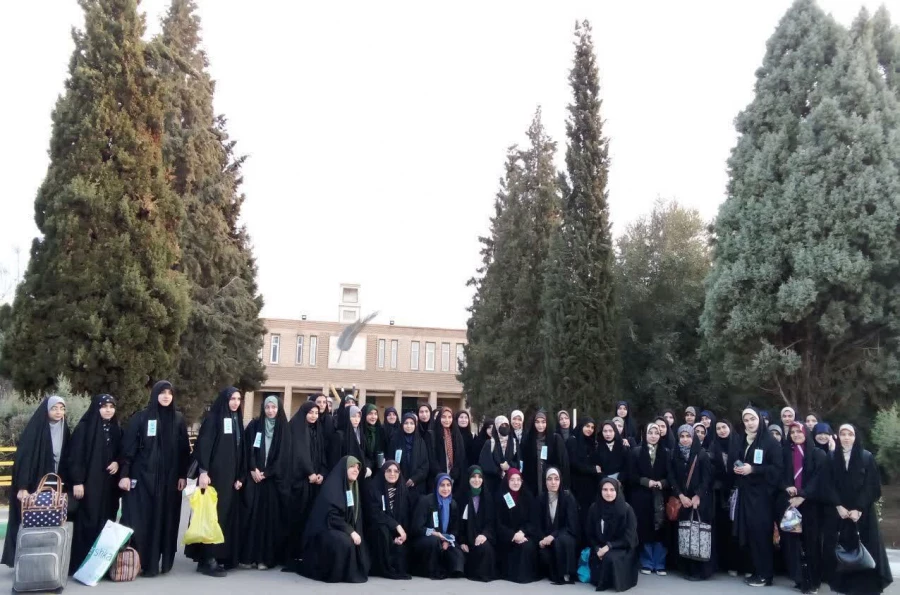 گزارش گروه های دانشجوی راهیان نور دانشگاه فرهنگیان تهران در امتداد راه شهدا برای ایران پای کار انقلاب و رهبری هستیم 
 8