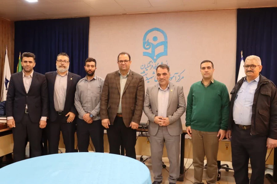  تقدیر از کارکنان حوزه حفاظت فیزیکی مرکز آموزش عالی شهید بهشتی

 4
